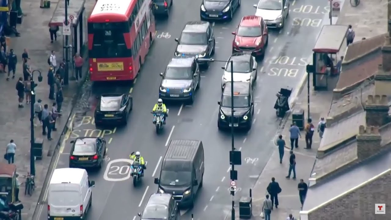 Motorcade of prime minister Truss with SEG police escort