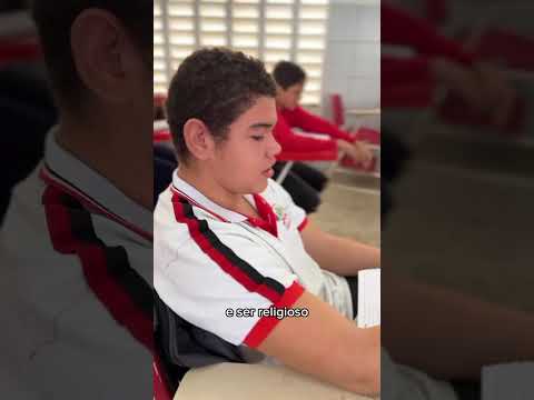 Apresentação: "O que é ser jovem hoje?" Escola: Maria Corina Moura Arruda