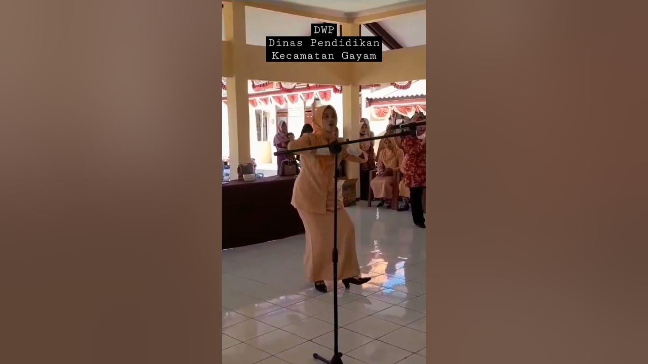 Dirigen Mars Dharmawanita Keren dan Bersemangat!!!