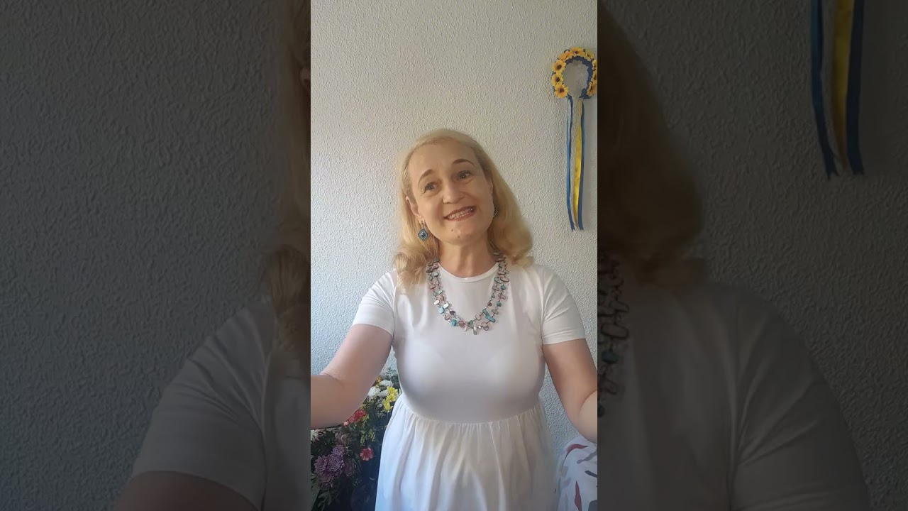 Розпустили  кучері  дівчата.