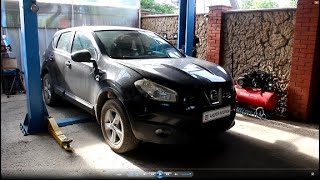 Установка амортизаторов капота на Nissan Qashqai 2,0 Ниссан Кашкай 2012 года