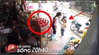 Bé gái tội nghiệp dùng 5K mua bánh trung thu 25K, điều gì xảy ra? | KỸ NĂNG SỐNG