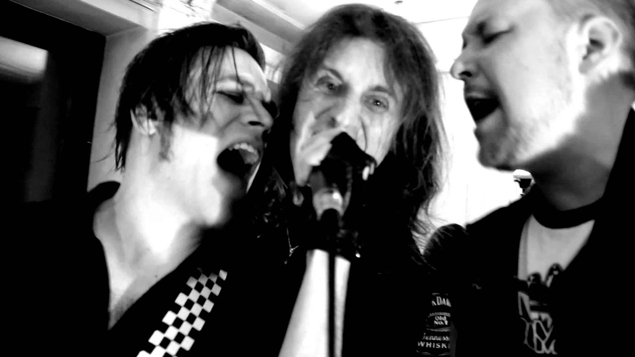 "We're the Rats in the City Streets" - Babylon Bastards bekijken op YouTube "We're the Rats in the City Streets" - Babylon Bastards bekijken op YouTube