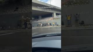 RISCO NAS RUAS 🙌 Policia Faz Abordagem e Manda Pessoal Assegurar para Parede não Desabar 🤣 #memesbr