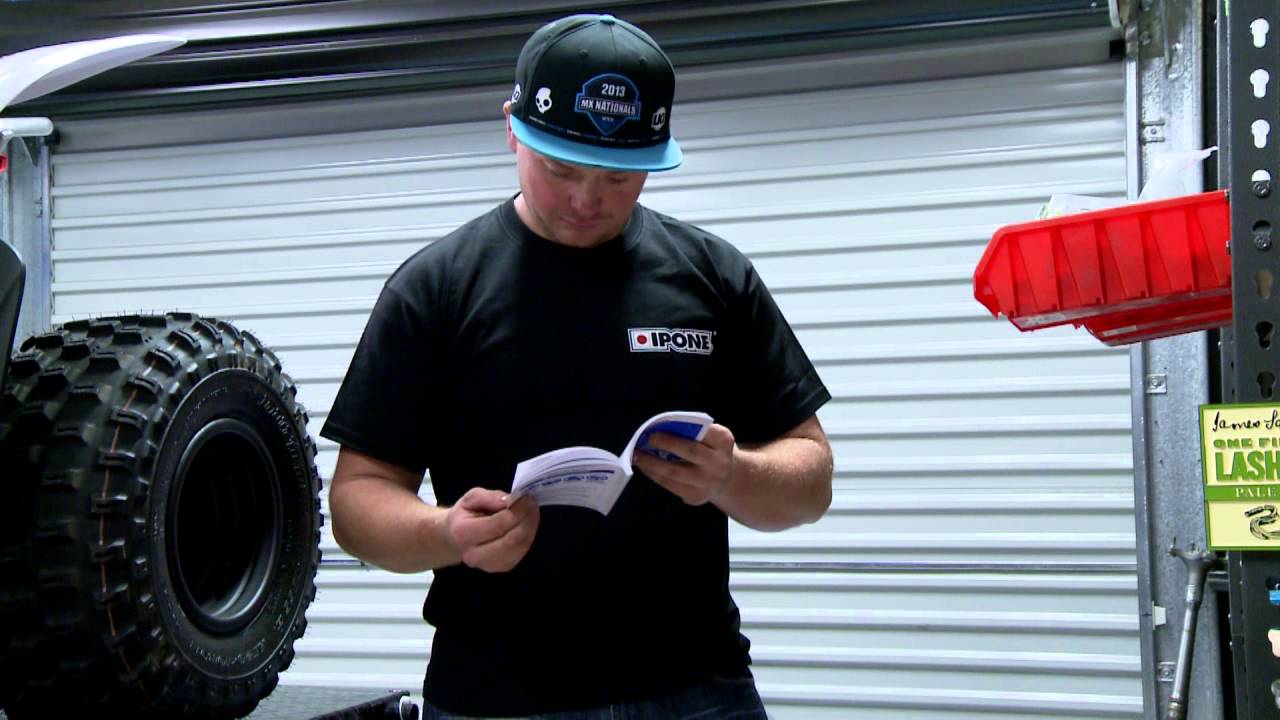 Ipone R4000 engine oil change on a TRX450