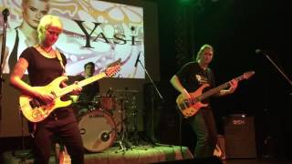 YASI HOFER LIVE MUSIC HALL WEIHER 10 03 2017 ECLIPSED   9