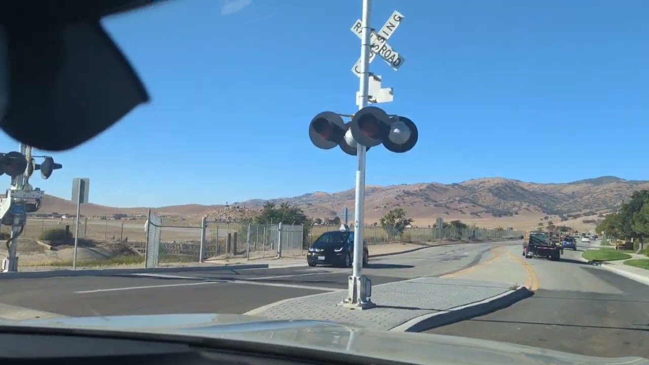 Driving around Tehachapi CA, going N on Dennison to the rodeo grounds