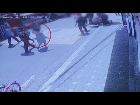 [단독] 흉기 난동에 지구대에 맨발로 뛰어온 여성 / 연합뉴스TV (YonhapnewsTV)