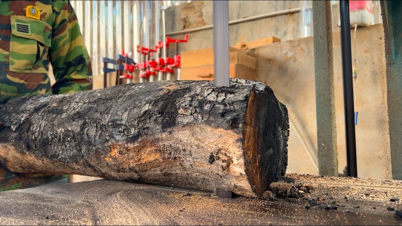 🔔Watch How This Woodworker Transformed a Burnt Tree Trunk into an ...