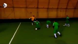 Çaycı hüseyin futbol oynuyor