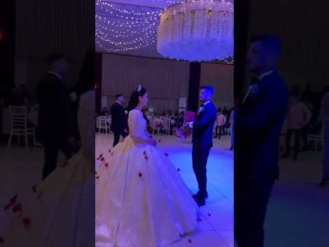 فكرة رش الورد علا العروس مره يجنن تنفيذ زفات بالاسماء زفات برايد الكويت 0555702259 اكسبلور