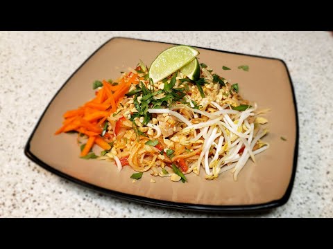 Pad thai with chicken