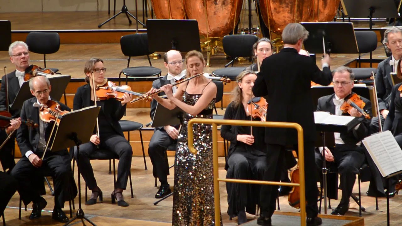 Marina Piccinini Plays Nielsen Flute Concerto - Wiener Symphoniker/Saraste