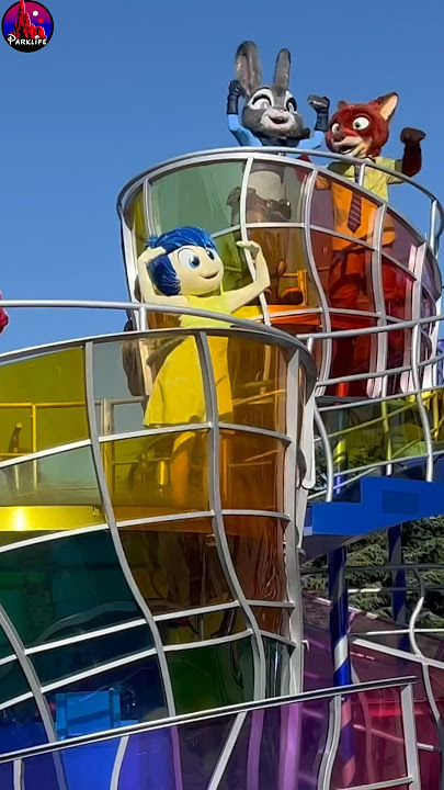 😍 Joy dancing at Disneyland Paris! #disneyland #disney #insideout #insideout2 #joy