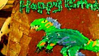 Velociraptor Cake (I frosted it, but didnt bake it)