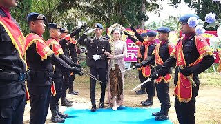 Tradisi Teratai Pora Brimob Polda Jambi Pernikahan Bripda Joko & Bripda Dian