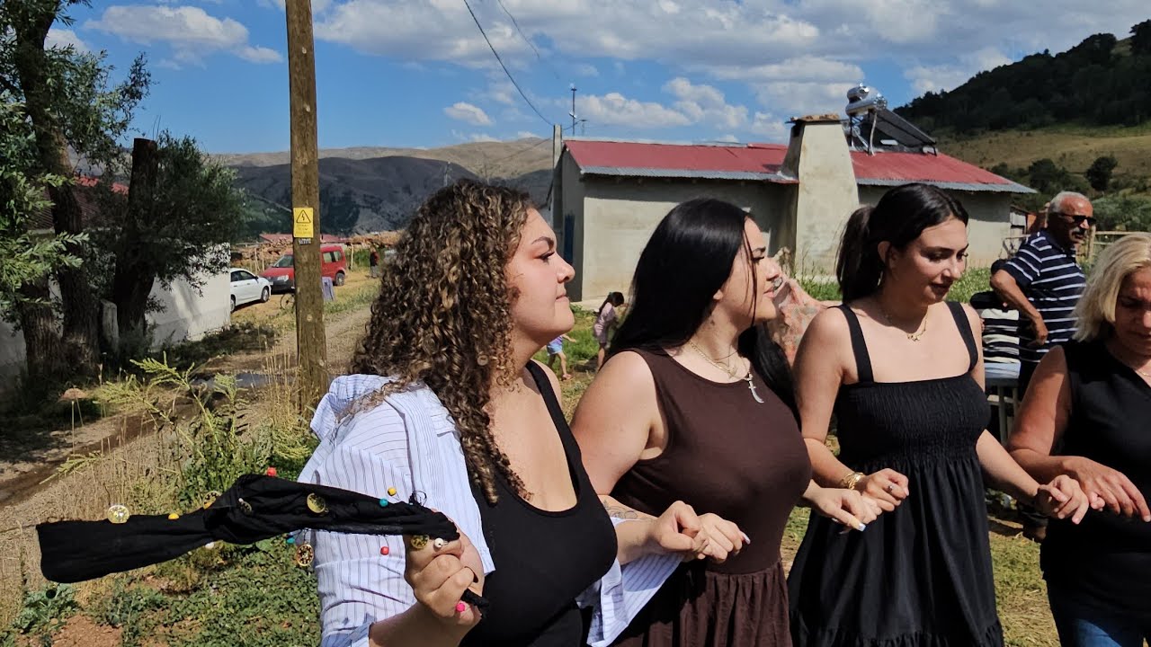 Erzincan Refahiye kınalılar Çamlımülk köyü. 