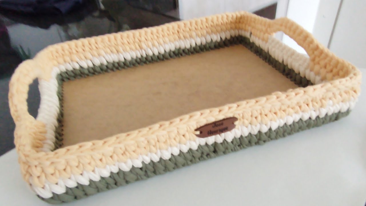 como fazer bandeja de crochê com fio de malha e base de MDF( kit higiene)