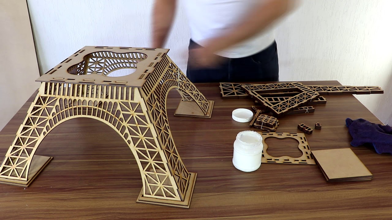 Конструкция Эйфелевой башни высотой 1,25 метра