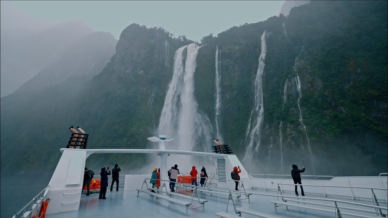 Milford Sound - The Most Beautiful Day of My Life (Shot on Canon R5)