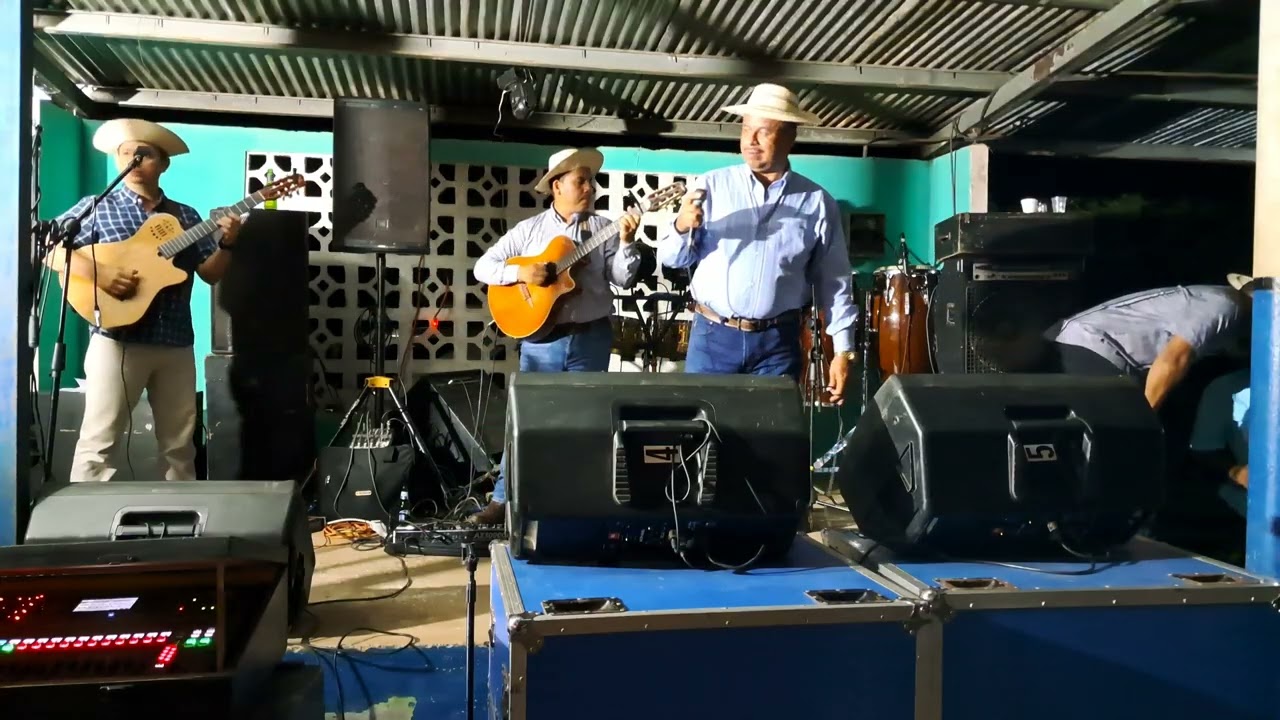 Gallino   Zarate  Fiesta  de  Javier Florez. Rafael    Rodriguez.  Efrain  Cordova