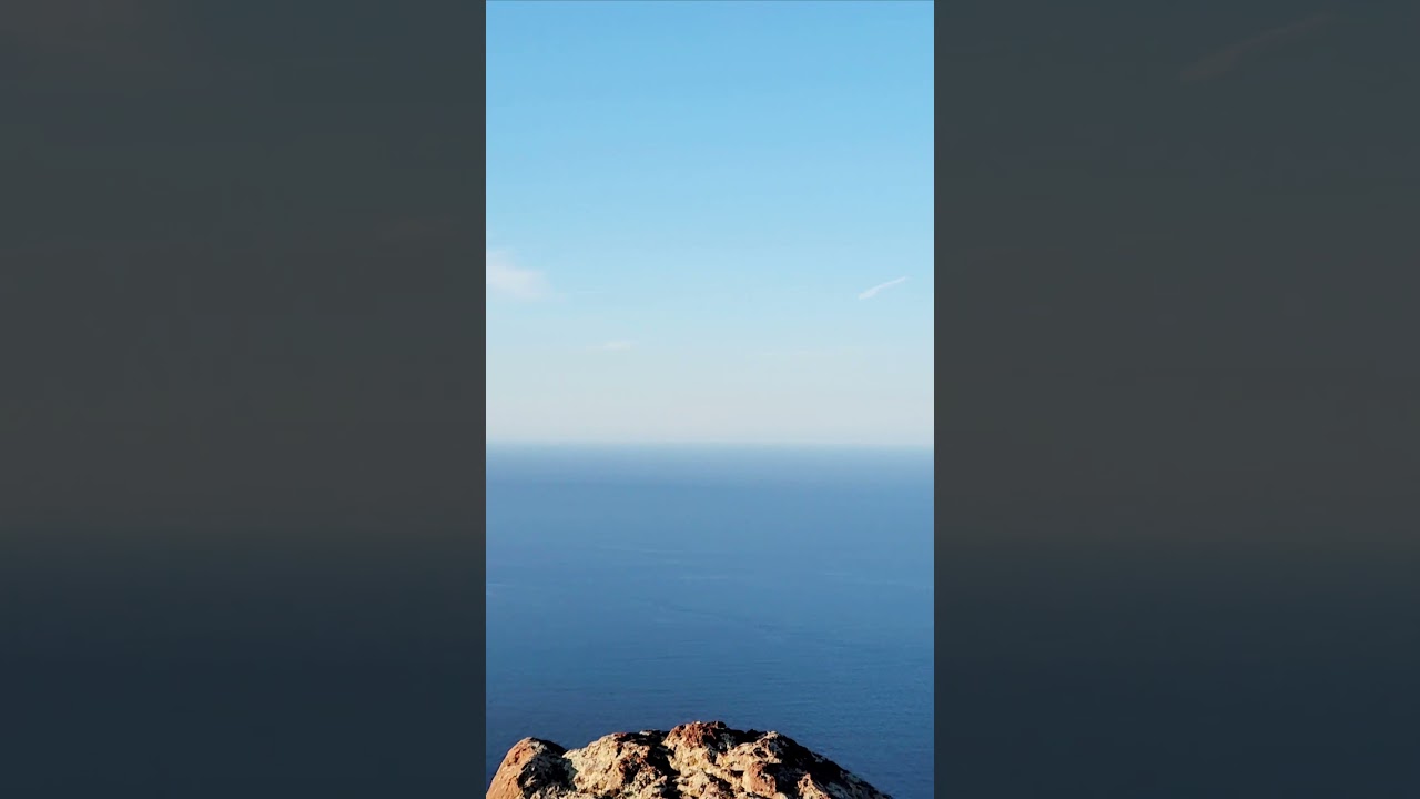 Тирренское море — колыбель огненных Эолийских островов.