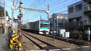 【小田急線走行動画】JR東日本E233系通過(遊園カーブにて)