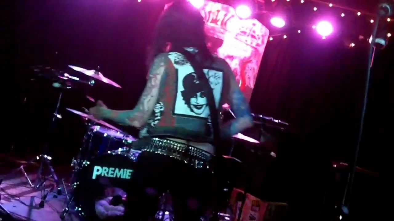 THE BLACKOUTS 3 KINGS TAVERN