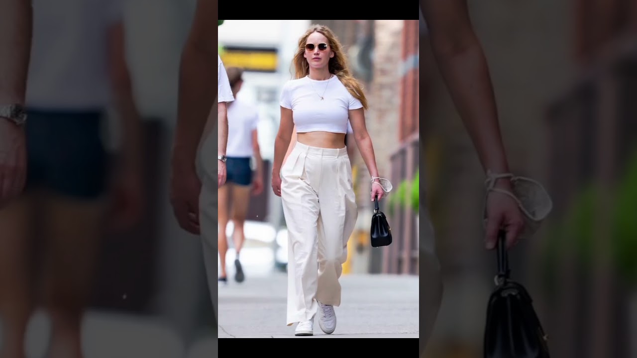 Jennifer Lawrence's Street Style, she always amazing 🤍❤️🤍