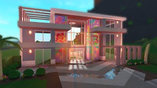Building a Grand Hotel in Bloxburg