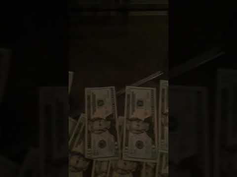 Counting 1000 dollars in 20's - YouTube