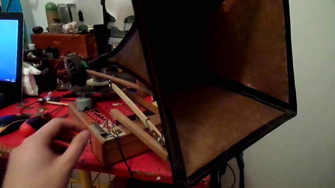 Woody Woodpecker's tune (unlicensed spanish rendition) - YouTube