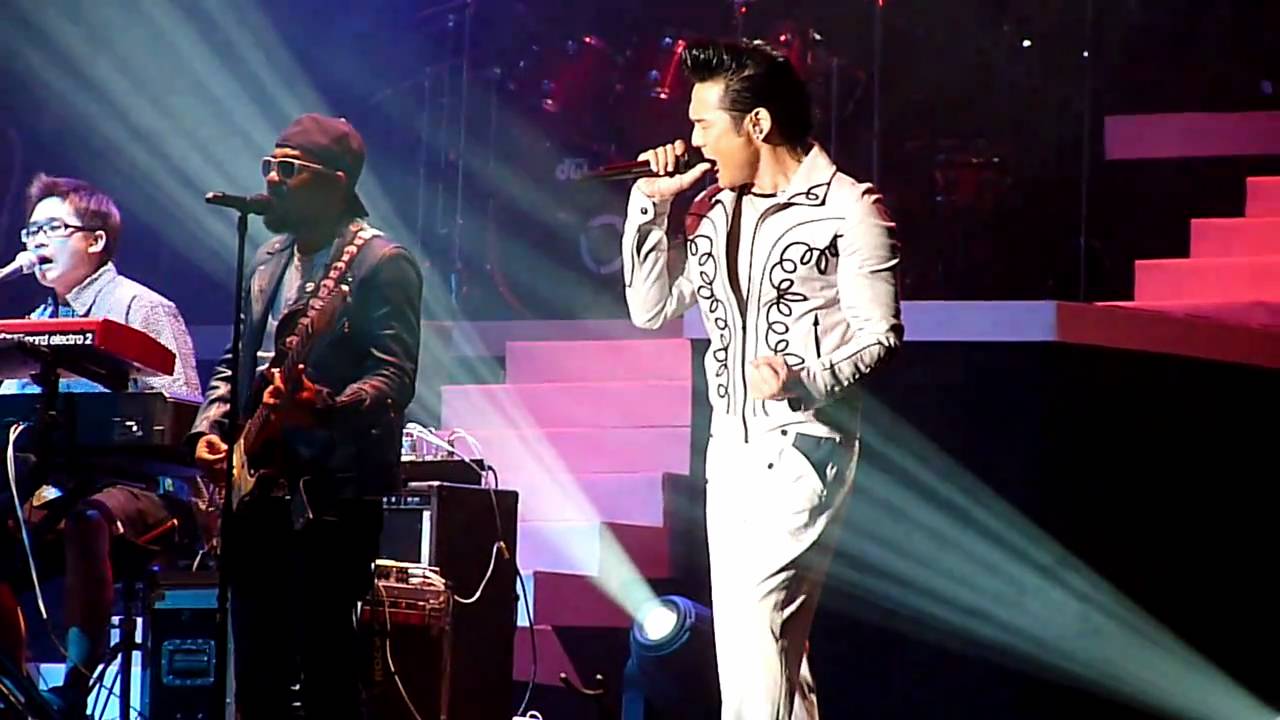 Tonton 快乐天堂 滚石30 新加坡演唱会_ Alex 杜德伟 - 情人 di YouTube