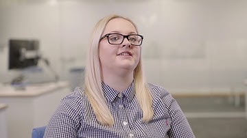 My journey from apprentice to specialist at DSV – hear my story