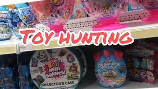 Toy Mini Brands Hunting at Entertainer’s Shop