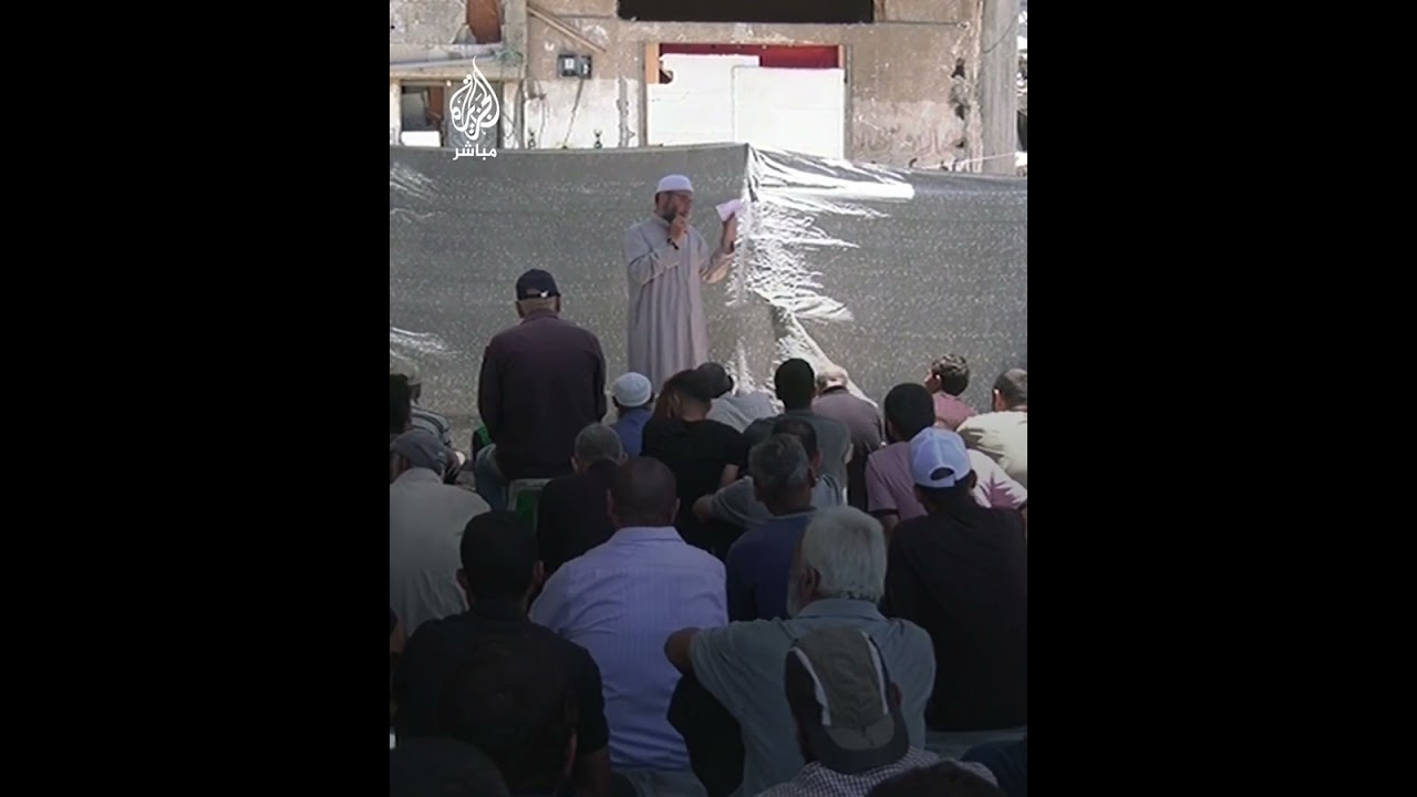 بعد انسحاب قوات الاحتلال.. أول صلاة جمعة في مخيم جباليا شمالي قطاع غزة