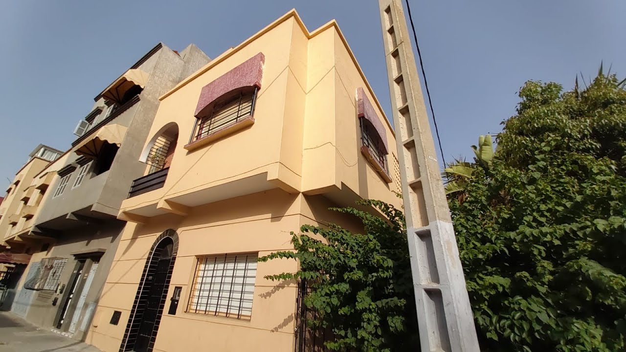 (تم البيع )  سلا حي مولاي اسماعيل دار حرة محفظة مساحتها 70 متر شوكة