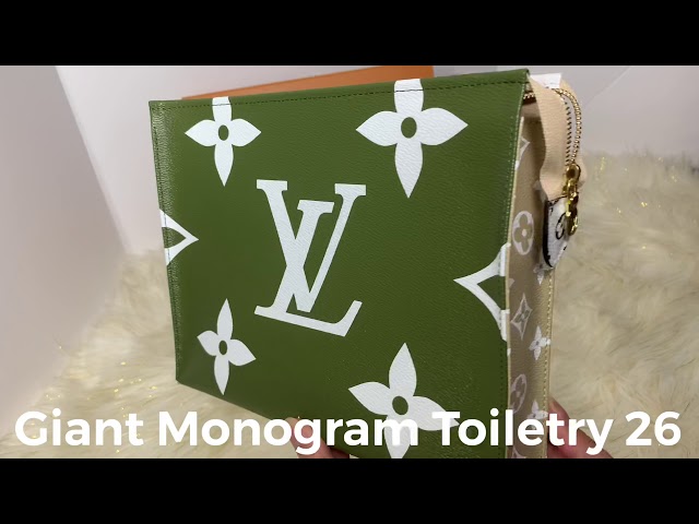 LOUIS VUITTON TOILETRY 26 GIANT MONOGRAM RED// SHELLY A. 