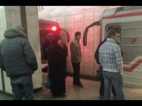 Bakı metrosunda qorxulu anlar- Qatarlar üz-üzə gəldi - VİDEO