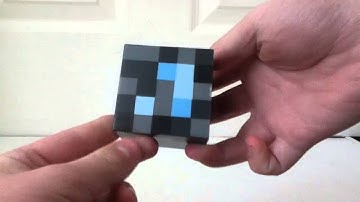 Minecraft Creeper Vinyl Figure Review