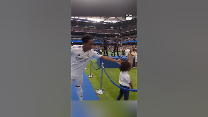 🇧🇷 Endrick took the chance to play with his little brother 🤣 in his presentation with Real Madrid ⚪️