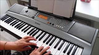 Как научиться играть двумя руками на фортепиано
