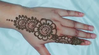 BACK HAND KI SIMPLE DESIGN || BEAUTIFUL HENNA DESIGN BY RC ||