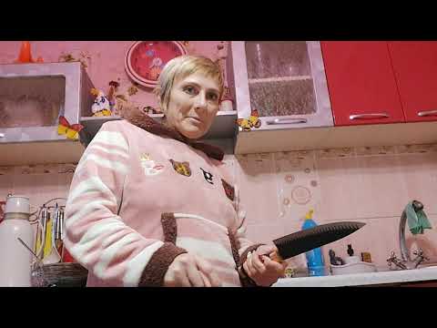 А у нас опять идёт снежок))Дегустация сала)