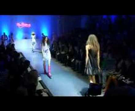 Тимати на показе киры пластининой клуб мост Тимати на показе киры пластининой клуб мост