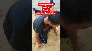 Maen Pasir Di Pantai