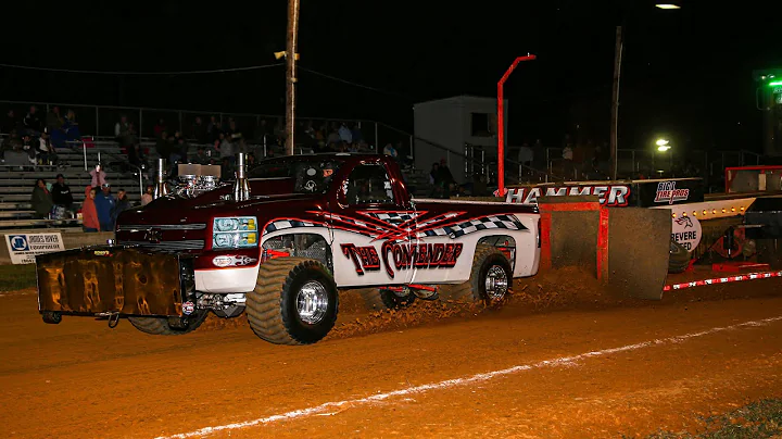 All Trucks and Tractors at Night 1 the Southern Showdown 2022