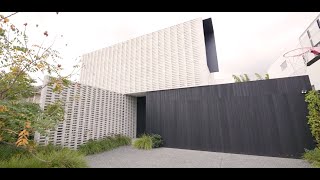 Marshall White: 8 Perry Court, Brighton East
