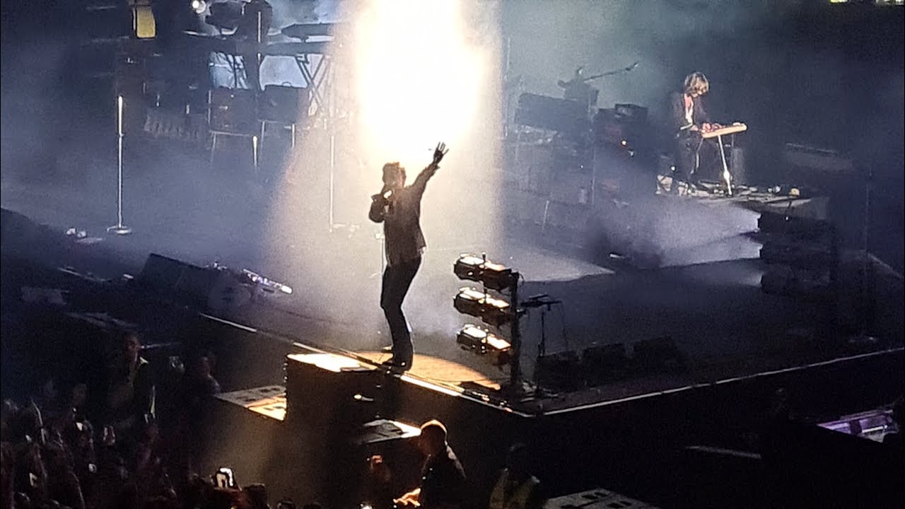 Arctic Monkeys Sculptures of Anything Goes (LIVE Debut) Rio de