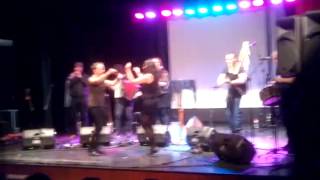 LANDERAL: Papeles son papeles & danzantes